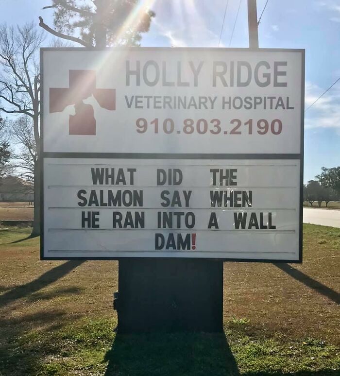 A sign with a message on it

Description automatically generated